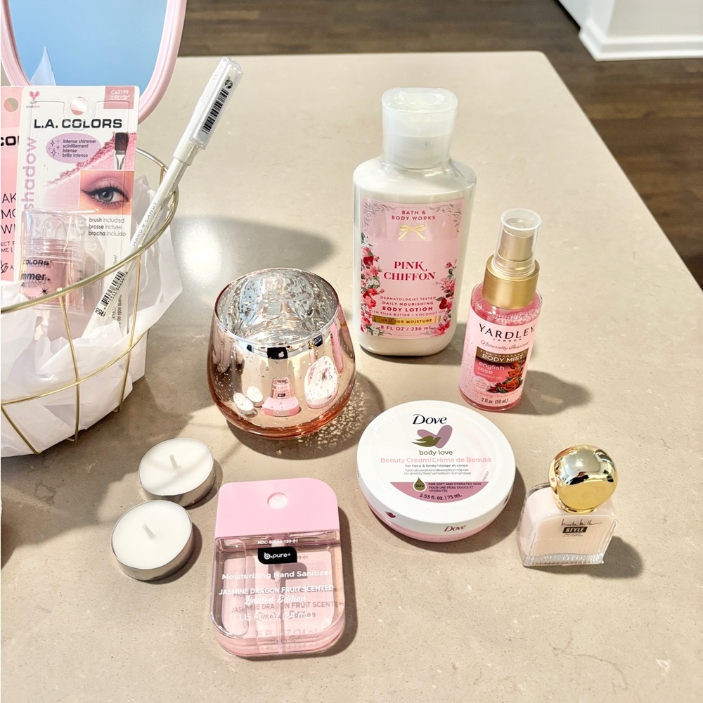 Pink Luxury Self Care Gift Set 18+ Pcs Bundle Bath Body Works, Dove, Spa Kit - Picture 3 of 7